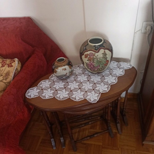 Living room tables 3-piece nesting set like new