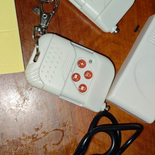Home Security wireless alarm system like new with remote controls and siren