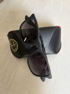 Ray Ban RB4187 Chris слънчеви очила като нови, черни