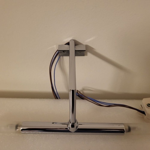Modern bathroom light fixture like new