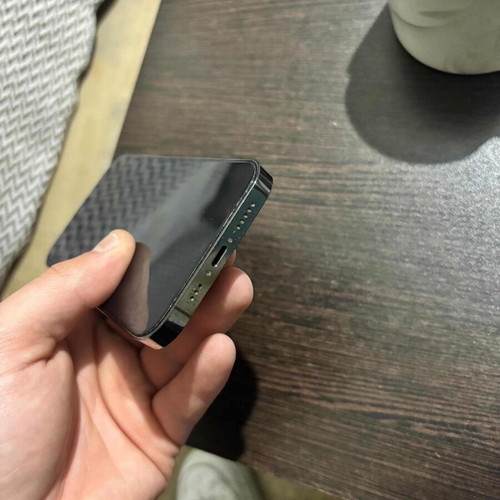 Iphone 13 Pro like new with Mobilfox case and charger, 256GB