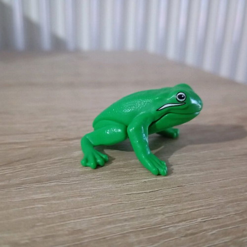 Kinder Natoons frog figure new