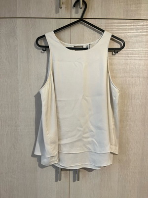White sleeveless Stradivarius top used, size medium