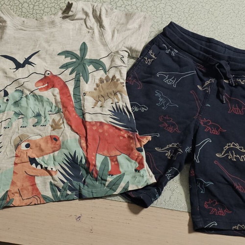 Children's dinosaur set like new for boys 5-6 years old