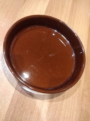 Ceramic baking dish used, 23.5 cm diameter