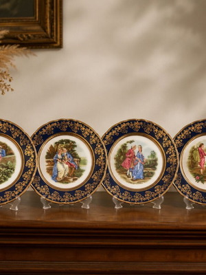 Limoges France porcelain plates set of 4 with 22K gold decoration new