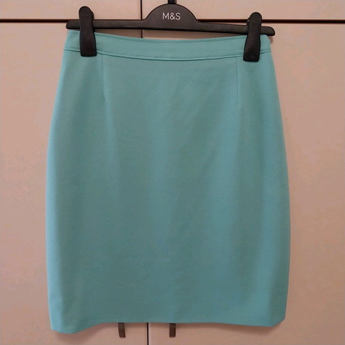 Skirt light green color size S like new