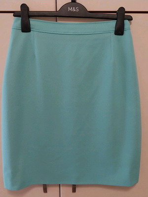 Skirt light green color size S like new