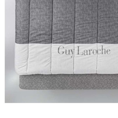 Guy Laroche quilt double size new, warm