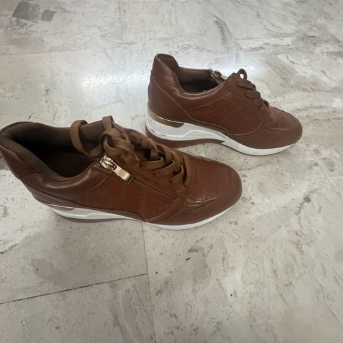 Sneakers women brown size 39 like new