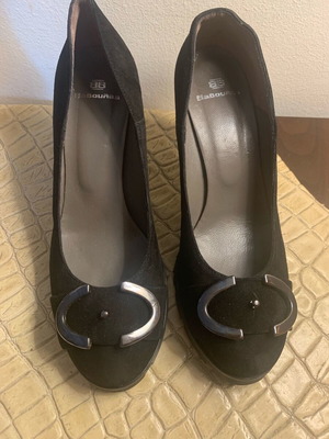 Vavoulas suede leather pumps like new, black size 38.5