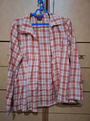 Women's shirt like new, size M, white and red