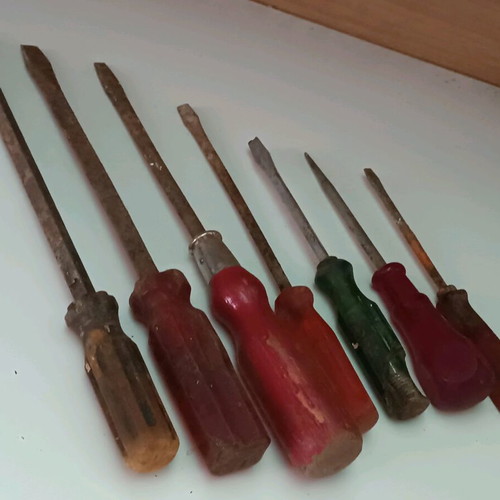 Screwdrivers old used, pack