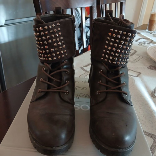 Grey ankle boots with studs, zipper and laces, size 41