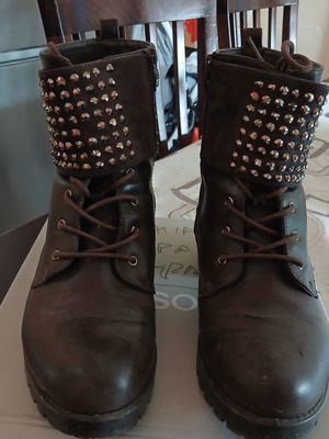 Grey ankle boots with studs, zipper and laces, size 41