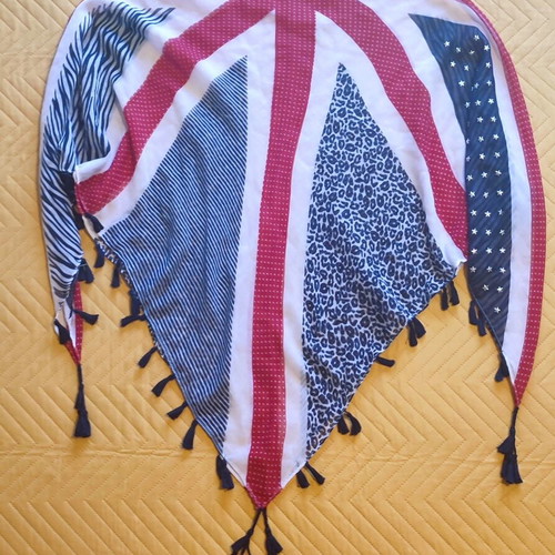 Accessorize scarf-pareo like new, animal print, black and red