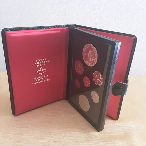 Canadian commemorative coin collection 1977 in luxury leather case new