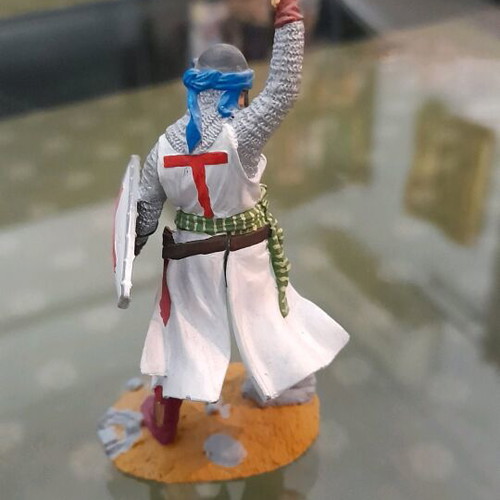 Crusader knight figure used, hand-painted, height 7.5cm