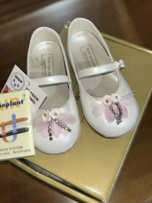 Babywalker shoes for girl size 21 white and silver new with tag