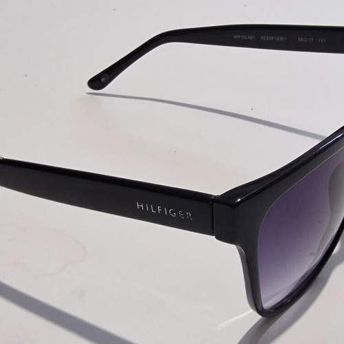 Tommy Hilfiger Women's Sunglasses WP OL 481 like new, black