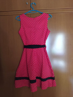 Polka dot dress with black belt like new, red size S