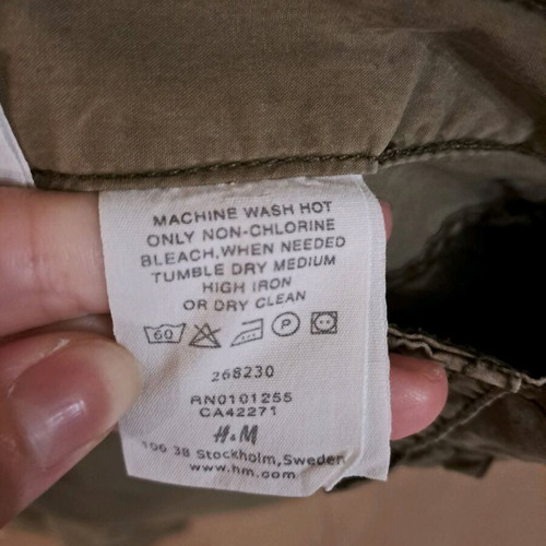 H&M Capri pants like new, khaki color, size M