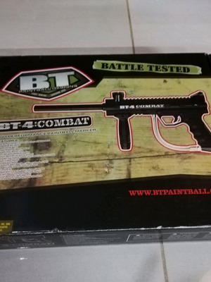 BT-4 Combat Paintball Marker new with belt and 4 pods