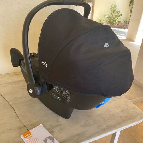 Joie Gemm baby car seat with isofix base like new