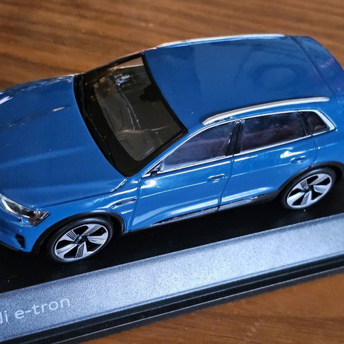 Audi E-Tron model Spark 1:43 used, collectible