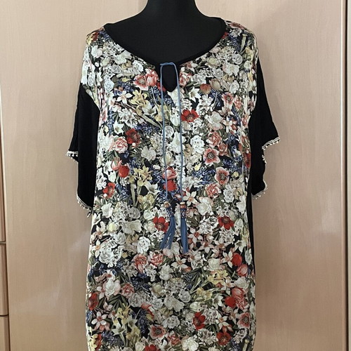 Dina women's tunic like new, black multicolor, size XL
