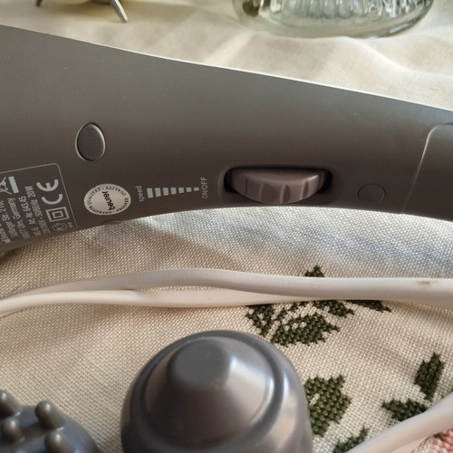 Beurer MG 45 Massage Device like new with heat and replacement heads