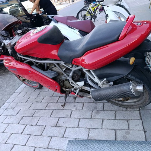 Ducati 750ss 2002 used with freshly painted tank