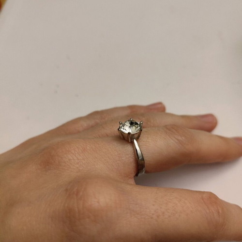 Solitaire ring with Swarovski element like new