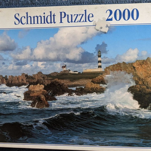 Schmidt puzzle used 2000 pieces
