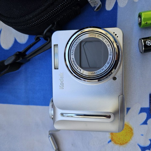 Kodak EasyShare C875 8.0MP Digital Camera silver, like new