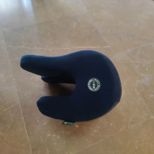Office sleep chair pillow like new, multifunctional with polyurethane filling