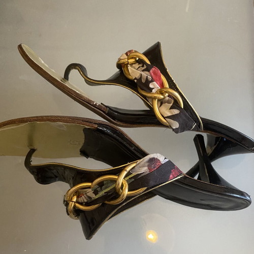 Rollini patent leather sandals with gold chain details, like new