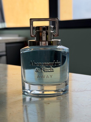 Abercrombie & Fitch Away Eau de Toilette like new, 100 ml