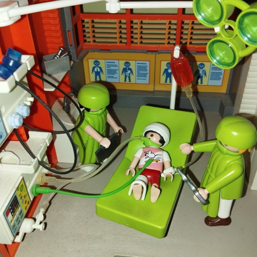 Playmobil large pediatric clinic with ambulance and rescue helicopter like new