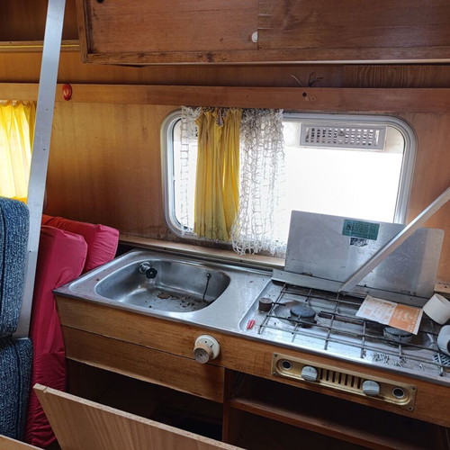 Caravan used, needs repair without license
