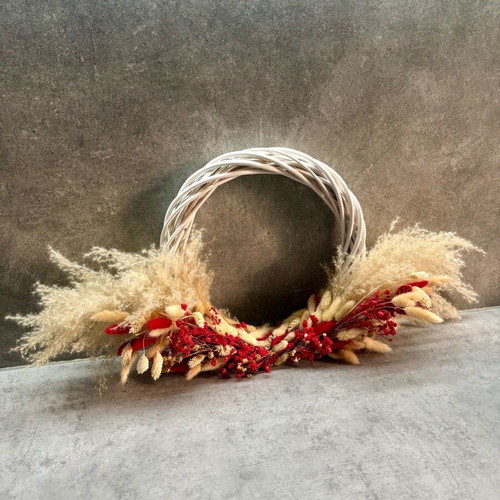 Decorative flower wreath like new with dried flowers