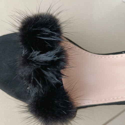 Black new sandals with fur detail size 39