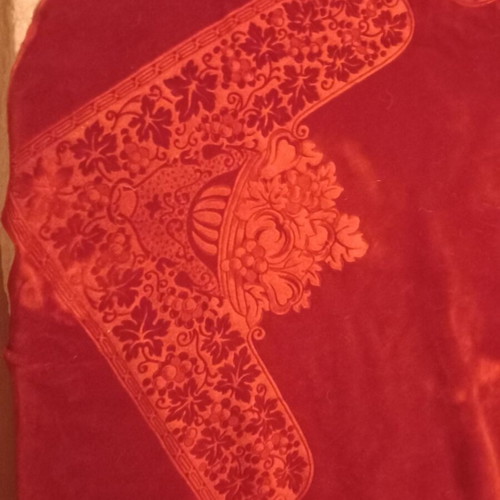 Round tablecloth burgundy used, diameter 155cm