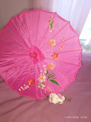 Geisha carnival costume like new, ages 12-14 with accessories