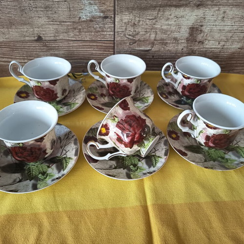 Ellegi Fine Porcelain Tea Cup Set of 6 like new with saucers