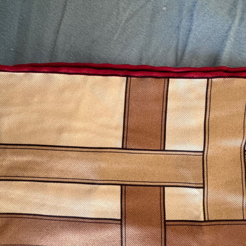 Burberry silk scarf like new, beige and brown, 86 cm