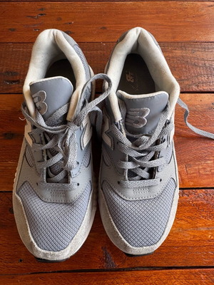 New Balance 530 shoes used, gray, athletic, size 38