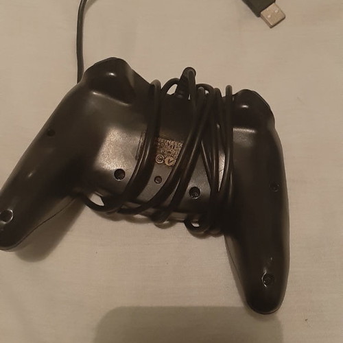Simple gaming controller used with USB port