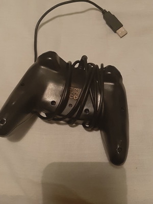 Simple gaming controller used with USB port