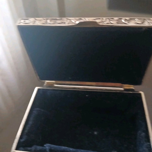 Small jewelry box like new, 8x5x4.5cm